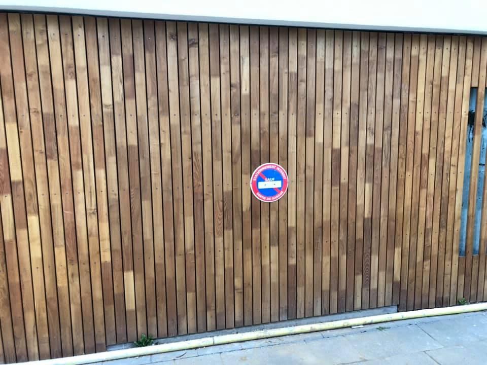 Porte de garage en bois vertical — 2