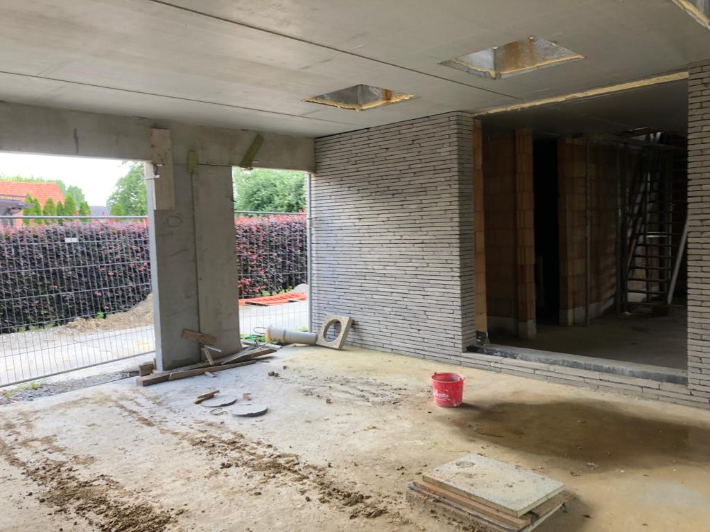 Porte de garage en briques de parement — 1