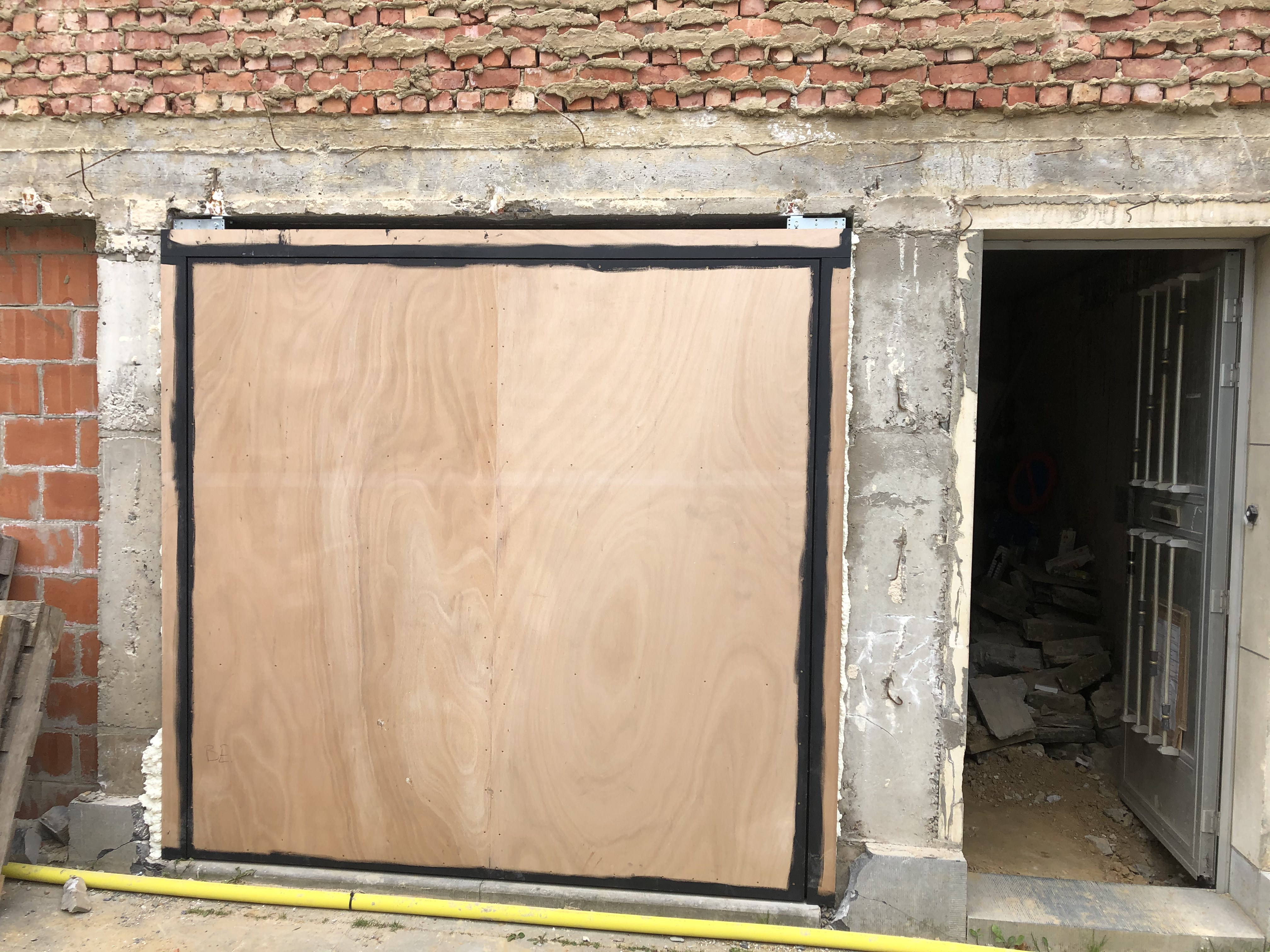 Porte de garage en bois vertical — 3