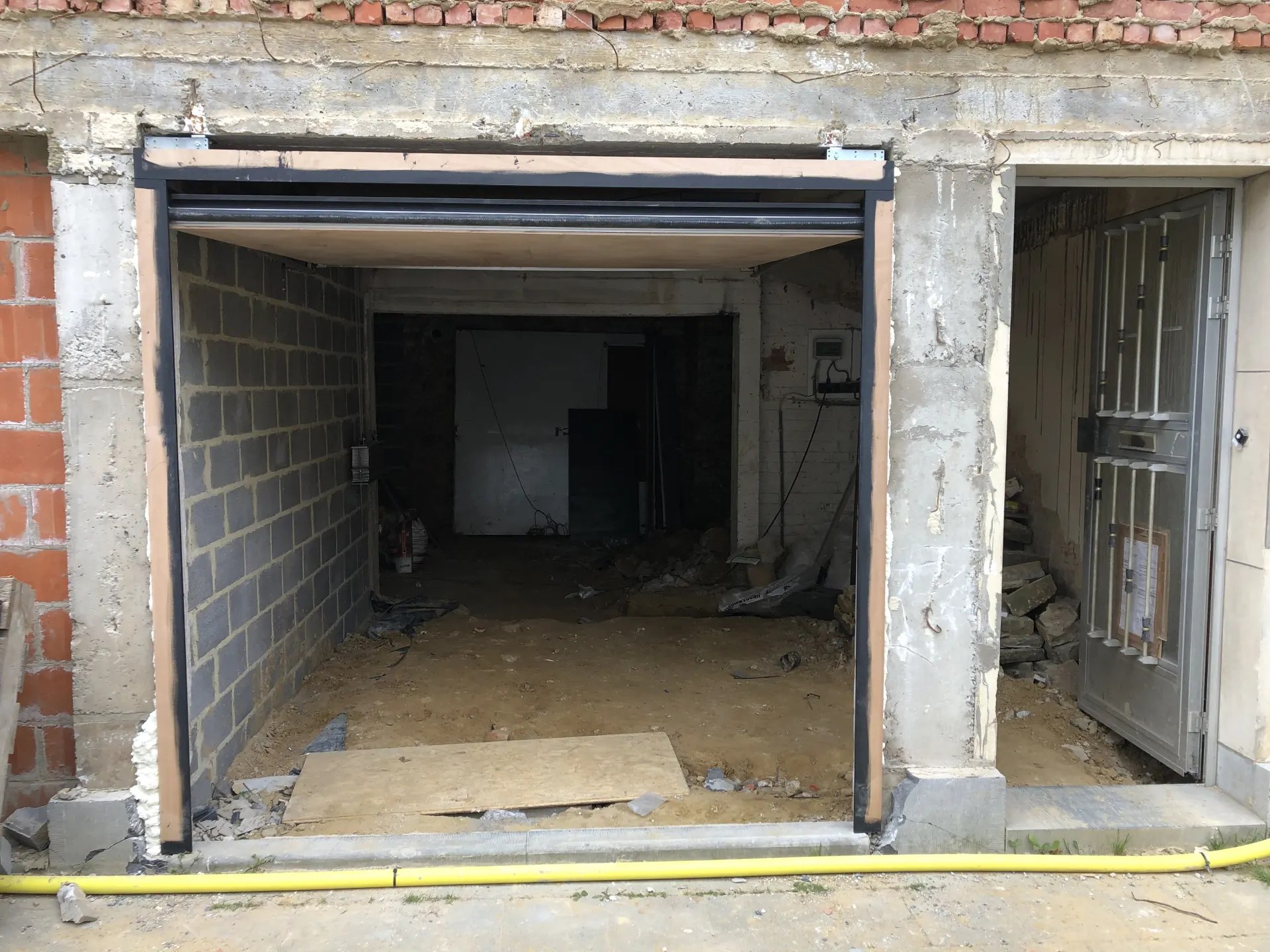 Garagepoort in verticaal hout — 4